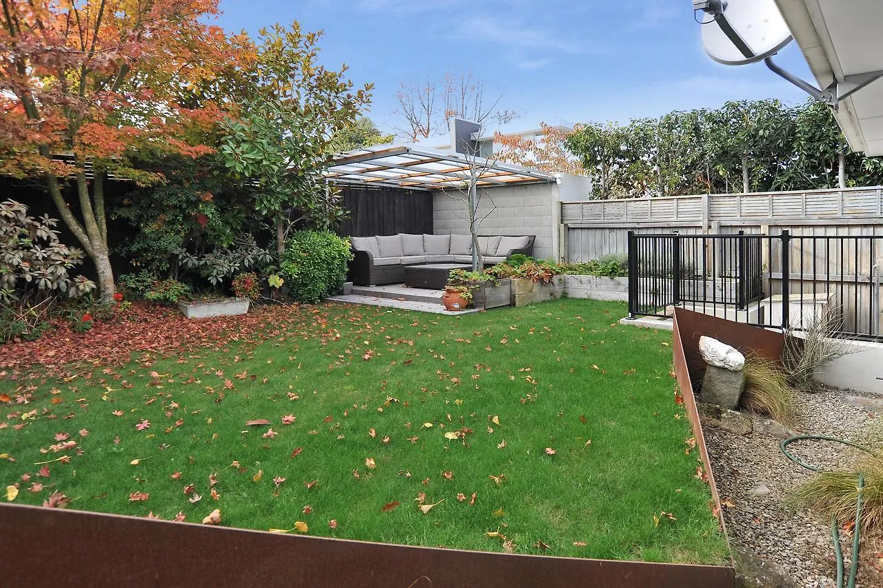 Relaxed 3Br Hideaway - Outdoor Living & Pets - Christchurch Holiday Homes